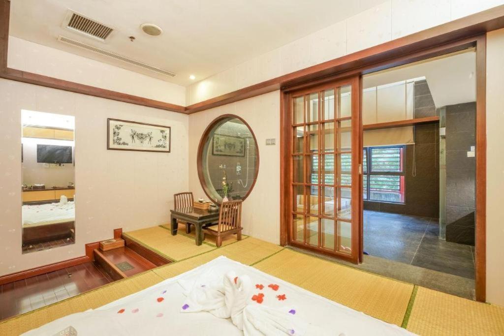 Suzhou Phoenix Hotspring Resort Zhangjiagang Extérieur photo