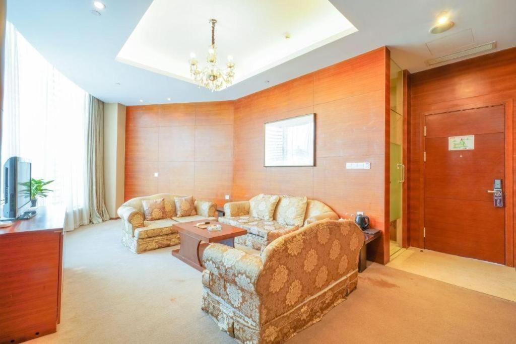 Suzhou Phoenix Hotspring Resort Zhangjiagang Extérieur photo