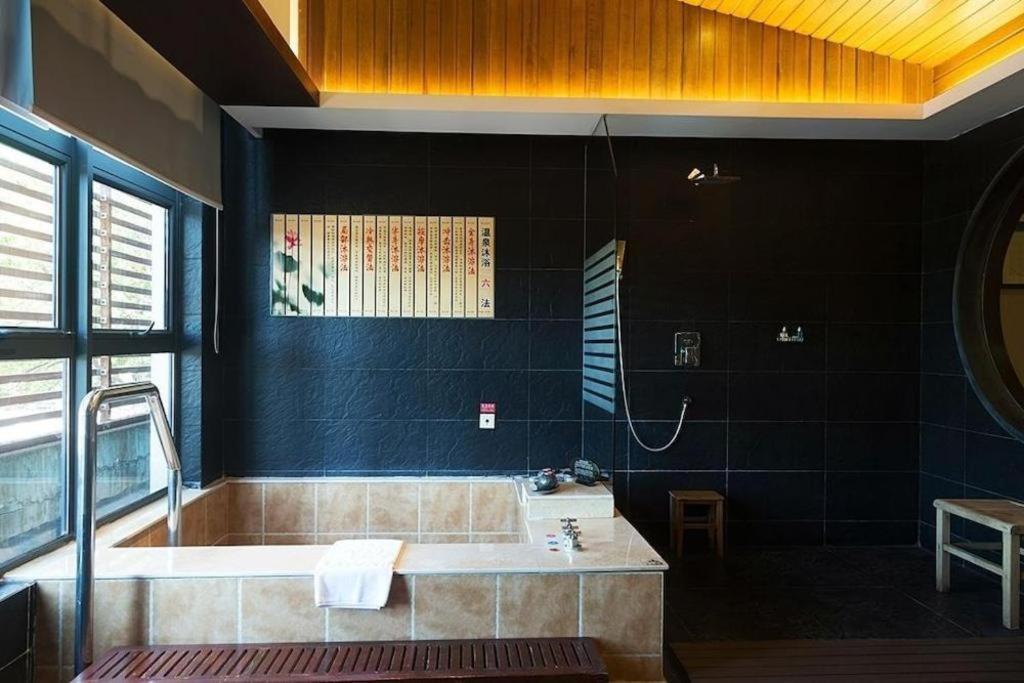 Suzhou Phoenix Hotspring Resort Zhangjiagang Extérieur photo