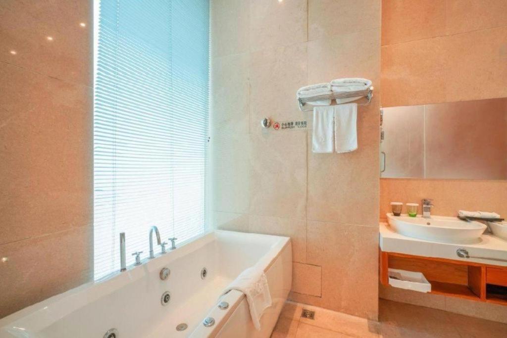 Suzhou Phoenix Hotspring Resort Zhangjiagang Extérieur photo