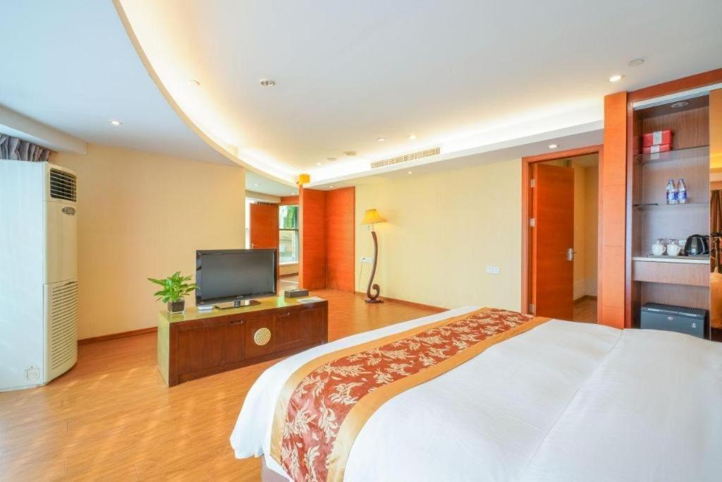 Suzhou Phoenix Hotspring Resort Zhangjiagang Extérieur photo