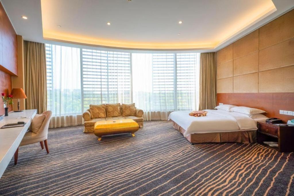 Suzhou Phoenix Hotspring Resort Zhangjiagang Extérieur photo