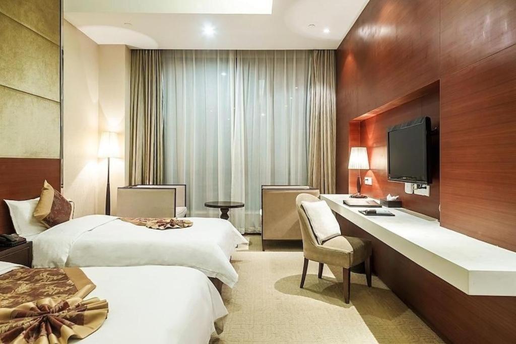 Suzhou Phoenix Hotspring Resort Zhangjiagang Extérieur photo